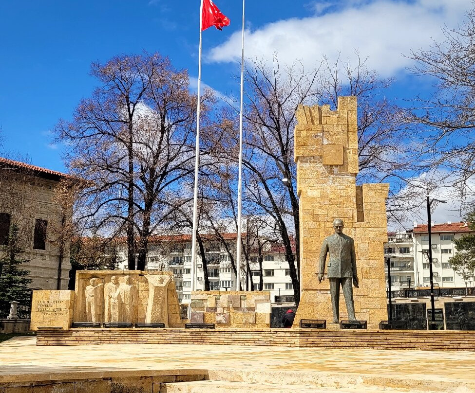 Mustafa Kemal Ataturk Aniti-Sivas必去景点