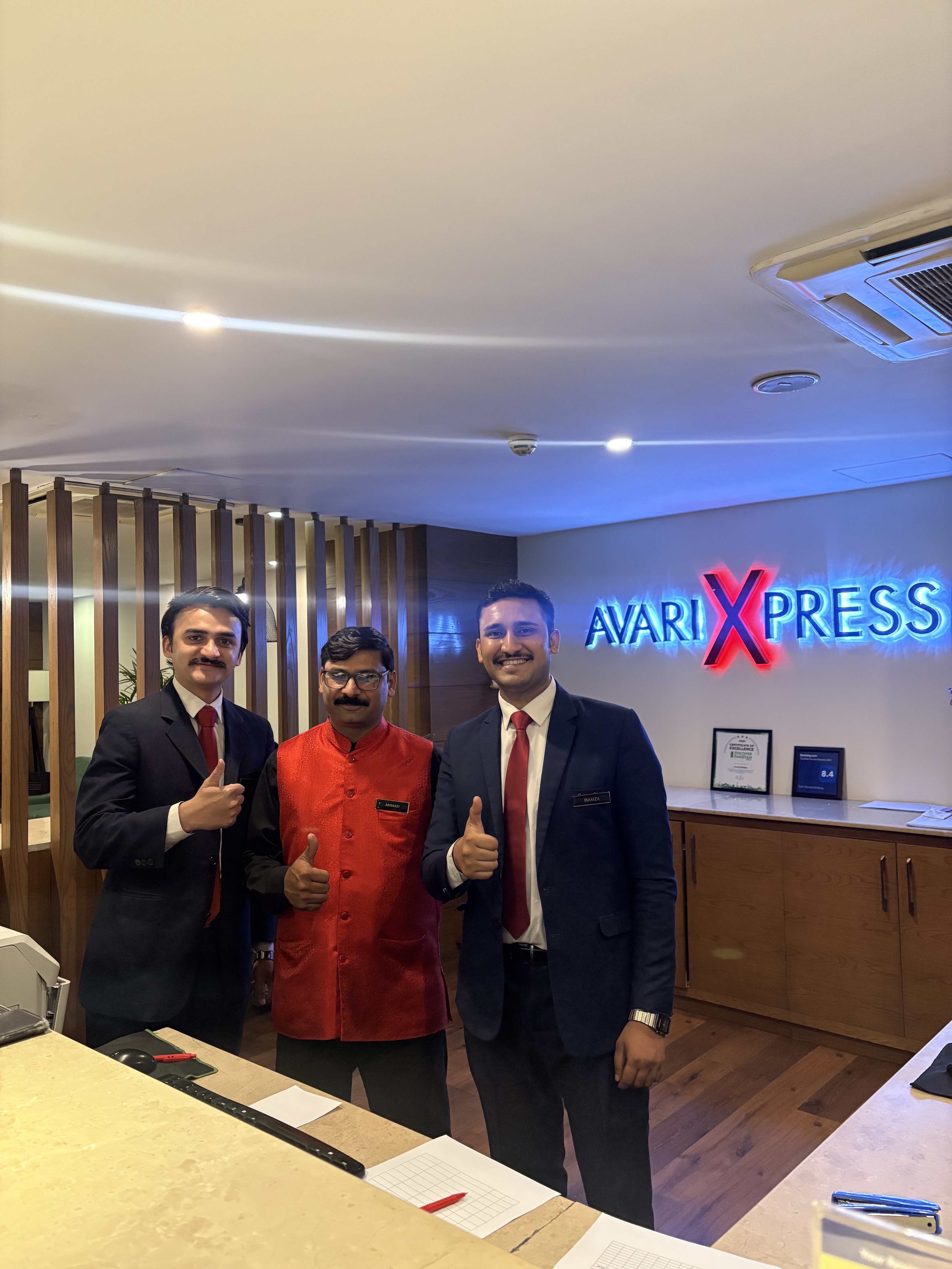 阿瓦里快线古尔伯格酒店-旅行者