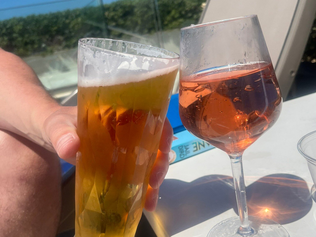 卢娜假日综合酒店主图