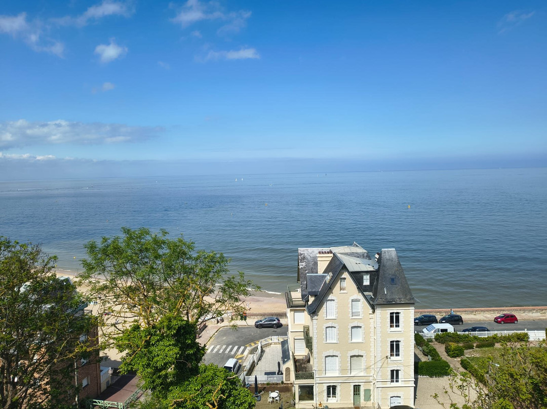 Grande Plage de Trouville-特鲁维尔海滨城必去景点