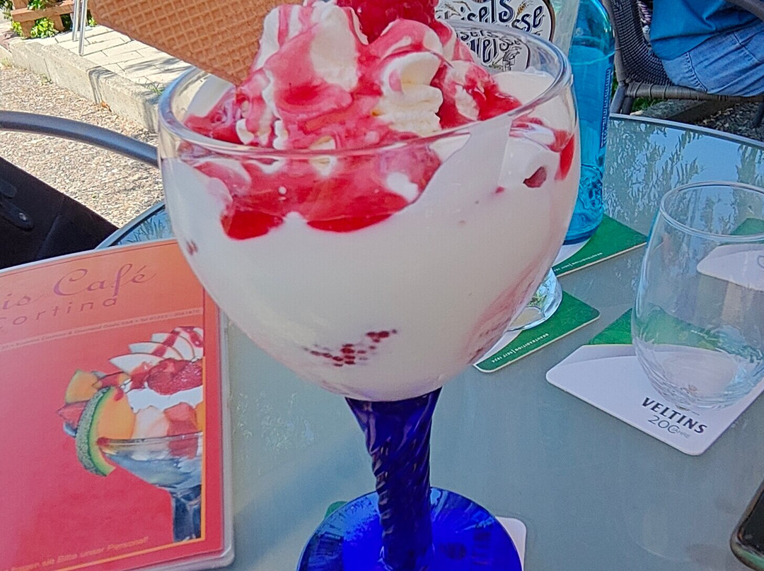 Eiscafe cortina