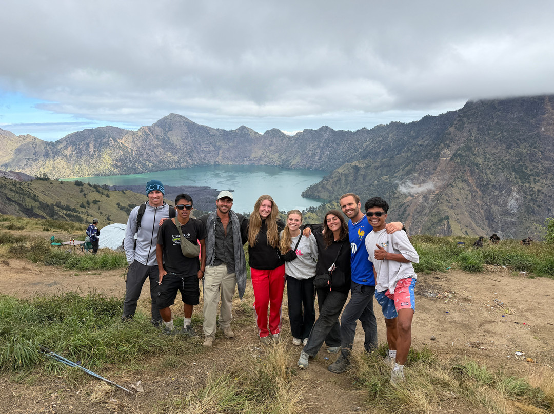 Harry Rinjani Trekking