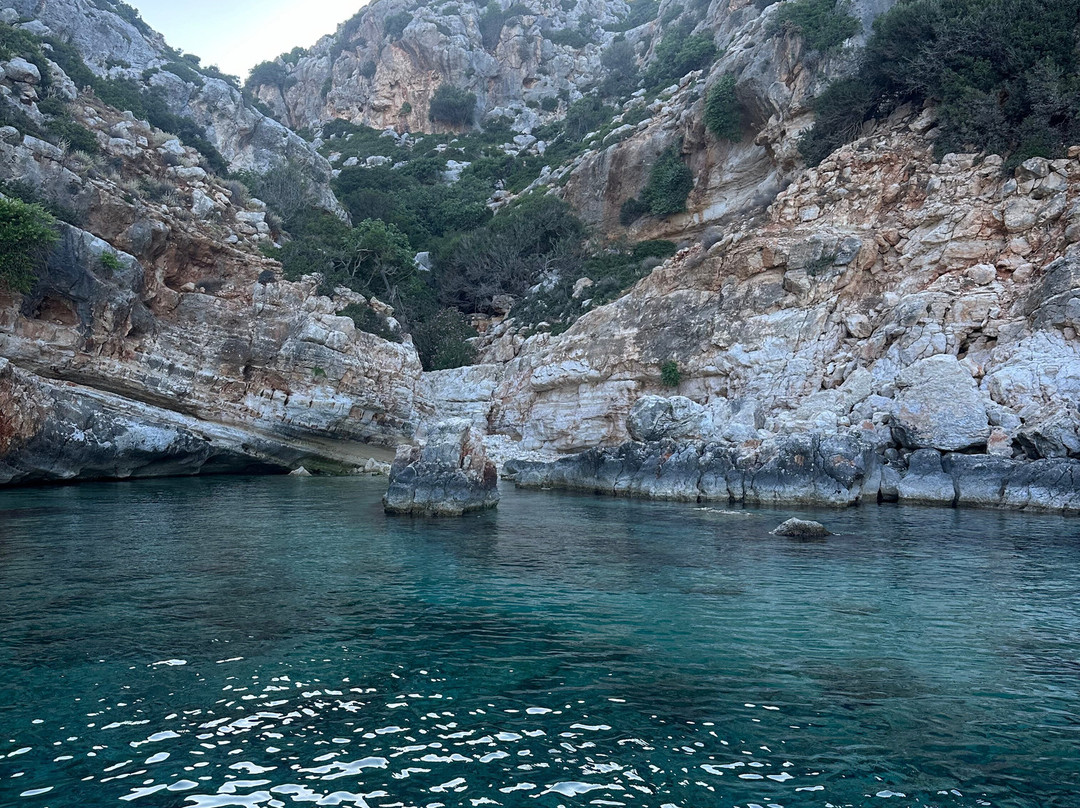 Antonis Boats-Almyrida必去景点