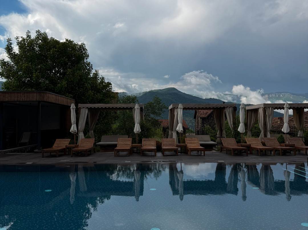 Dilijani Tun Hotel & Restaurant主图