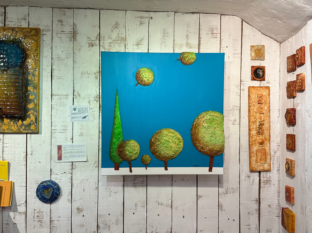 Art Gallery Contemporary Tapiézo-Roussillon必去景点