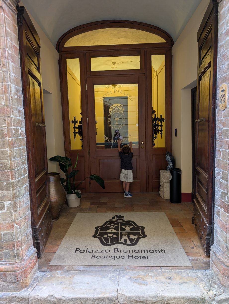 帕拉索布努力蒙缇酒店-旅行者