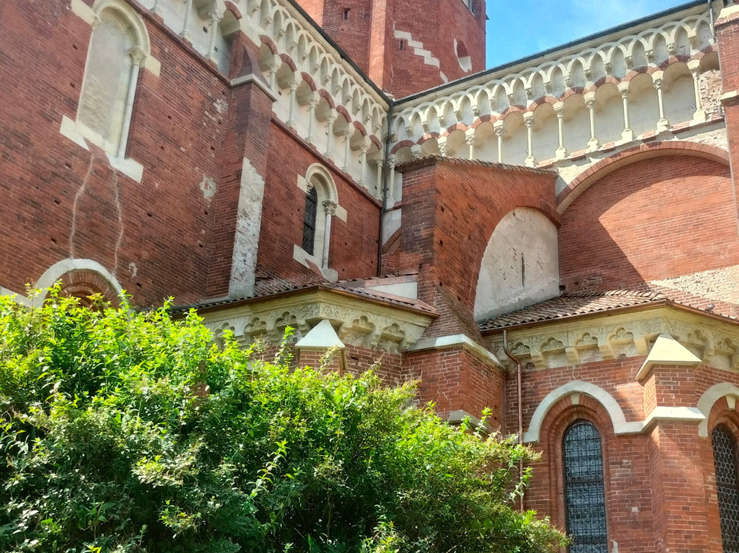 Basilica di Sant'Andrea-韦尔切利必去景点
