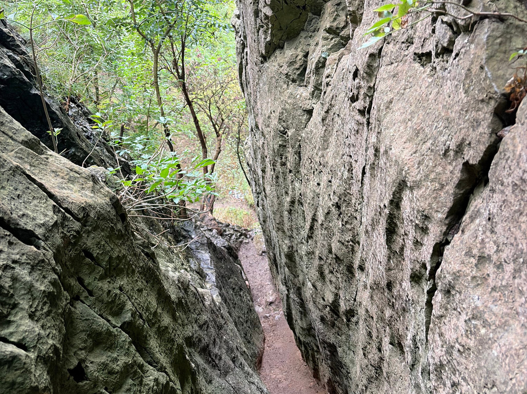 Thor's Cave-Wetton必去景点