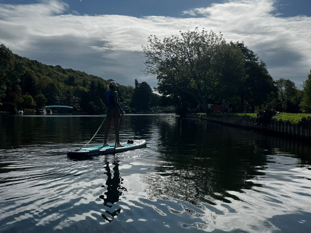 Henley Canoe Hire-泰晤士河畔亨利必去景点