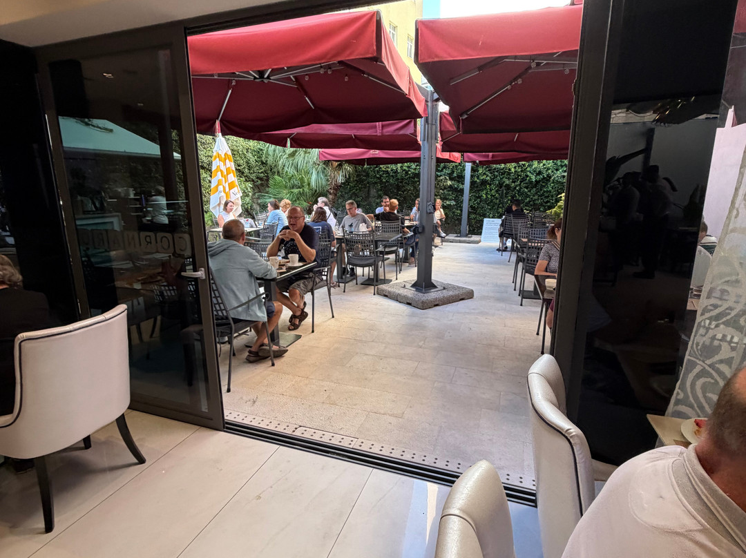 科尔纳罗酒店主图