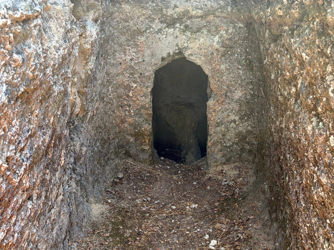 Mazarakata Mycenaean Cemetery-阿尔戈斯托利翁必去景点