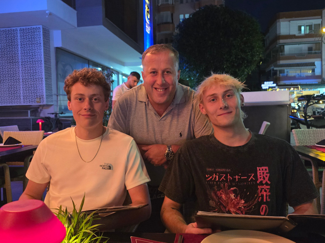 2 Brothers Place