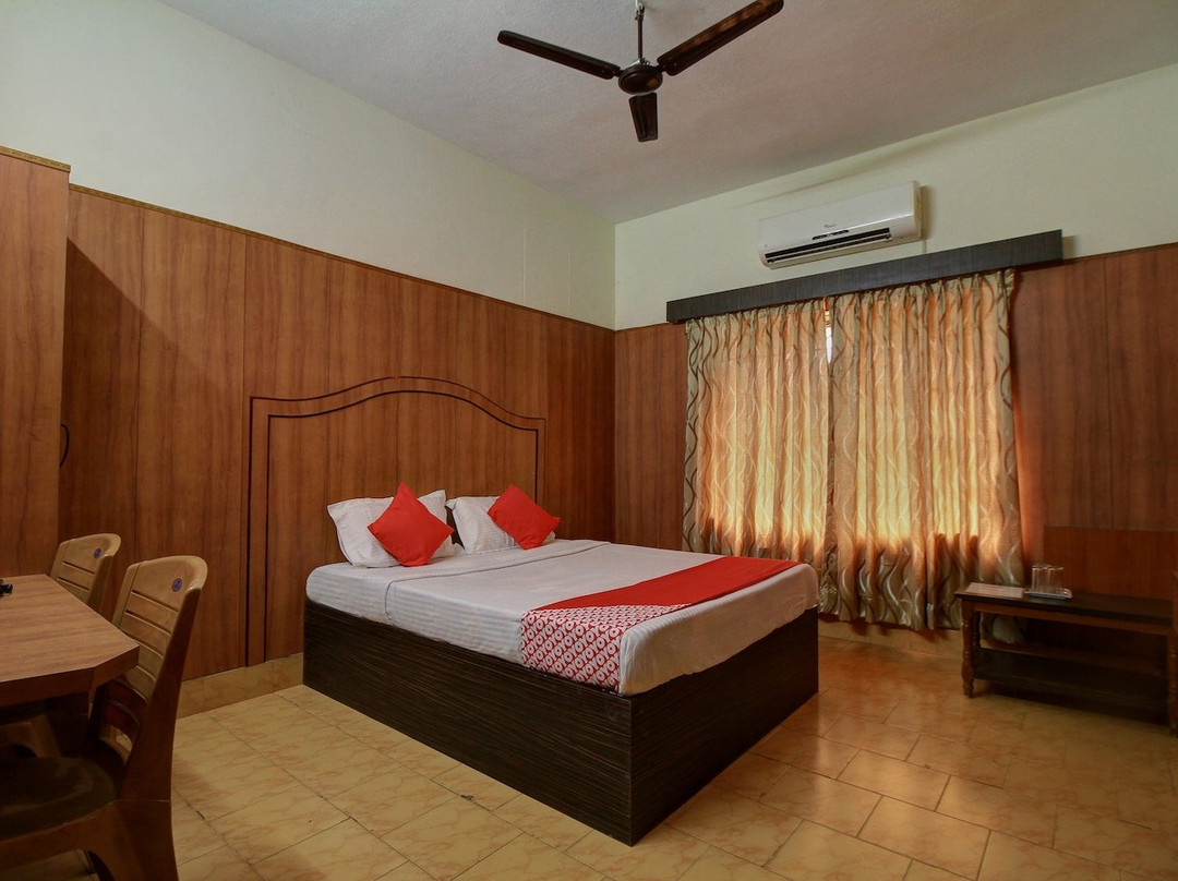 OYO 22077 Hotel Manasa