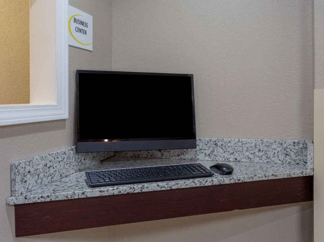 Super 8 by Wyndham South Holland