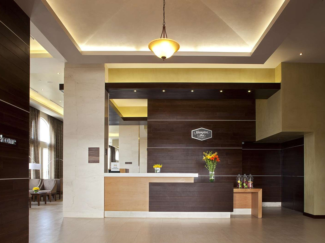 锡劳机场希尔顿欢朋酒店主图