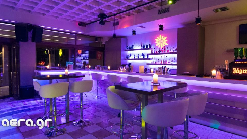 Gerani旅游景点-Manteio Cafe Cocktail Bar