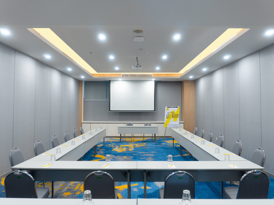 YELLO Hotel Jambi主图