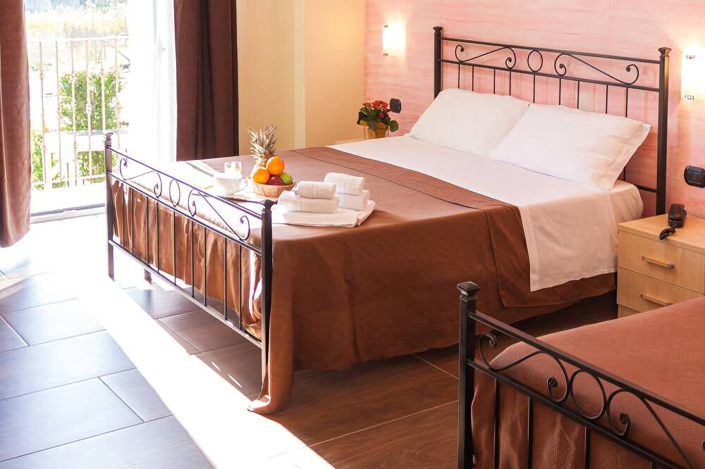 Mimi Hotel & Camping
