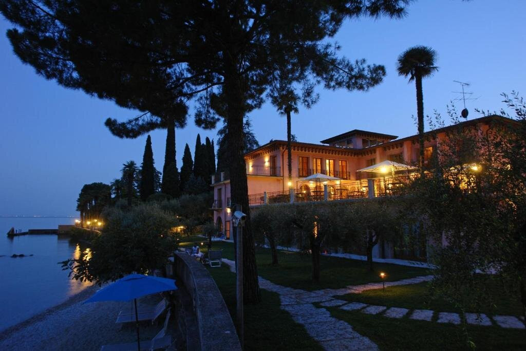 Hotel Villa Maria Au Lac主图