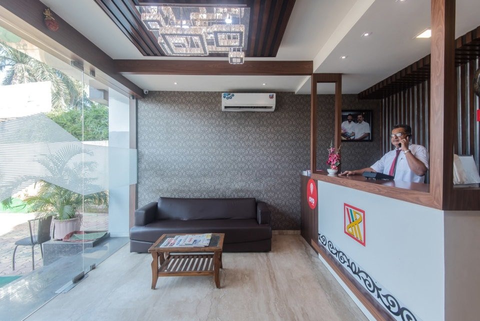 OYO 7136 Solitaire Residency主图