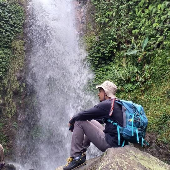 Ciherang Waterfall景点图片