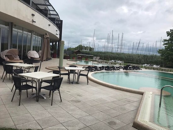Hotel Golden Lake Resort-泳池