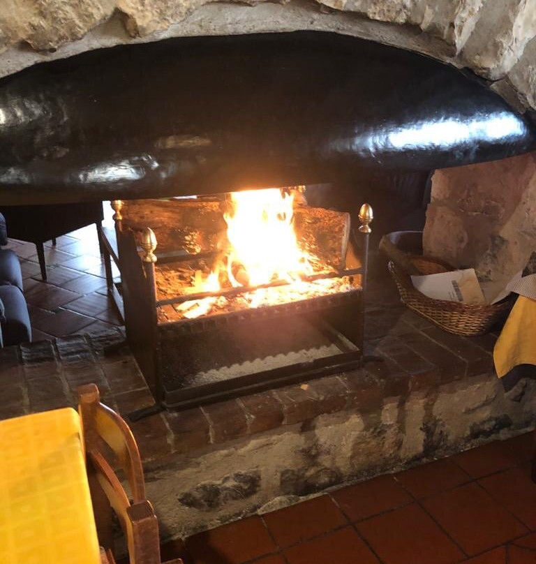 Hostal De La Rovira主图