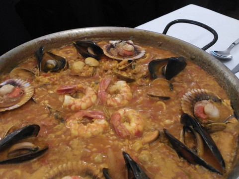 Rutis餐馆和美食-Os Barriles