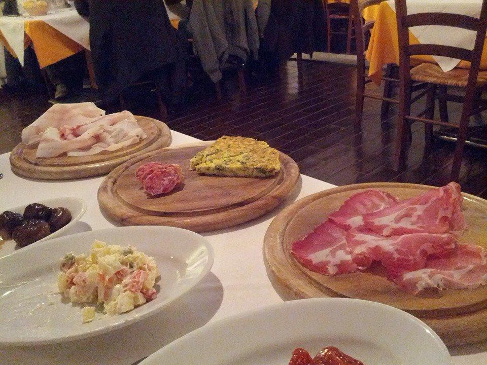 Oltrona di San Mamette餐馆和美食-La Ca'Tenaia