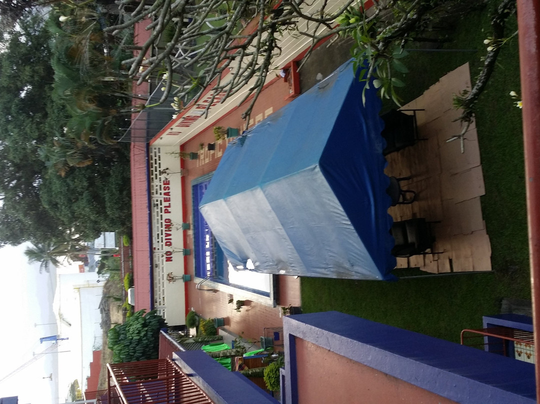 Tropic Tower Apartment Hotel