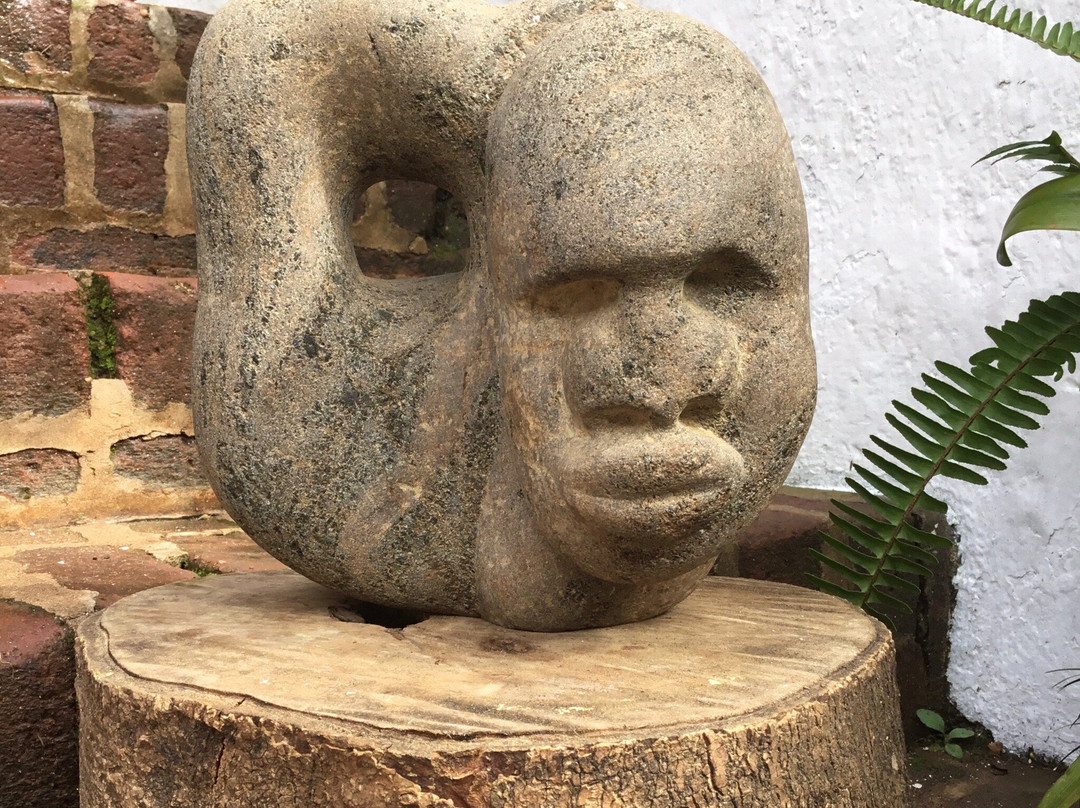 La Caverna Art Gallery-布兰岱必去景点