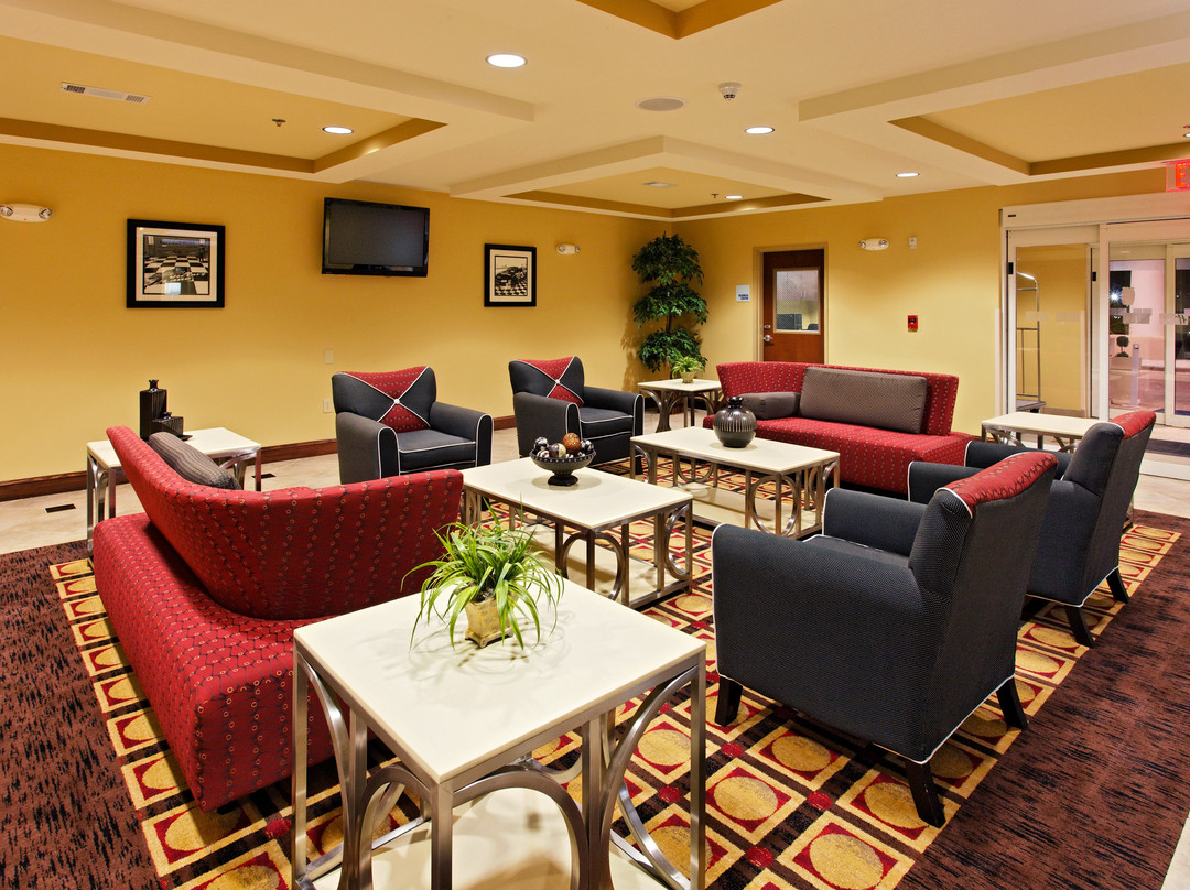 Holiday Inn Express & Suites Talladega By IHG主图