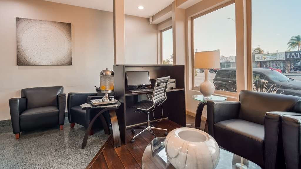 贝斯特韦斯特机场广场酒店主图