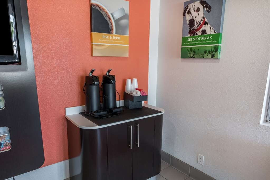 Motel 6 Del Rio主图