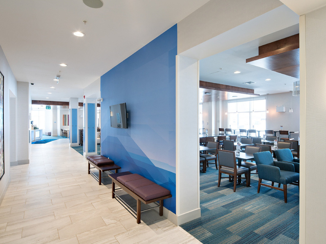 Holiday Inn Express Red Deer North By IHG主图