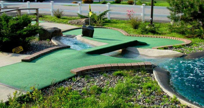 Golfer's Crossing Mini Golf and Ice Cream-罗克波特必去景点