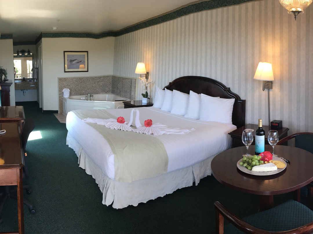 Emerald Dolphin Inn & Mini Golf主图