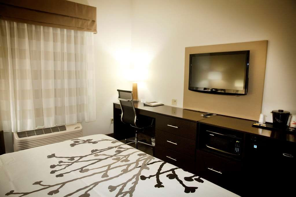 Sleep Inn & Suites主图