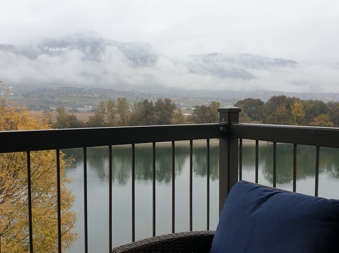 Riverland Inn & Suites主图