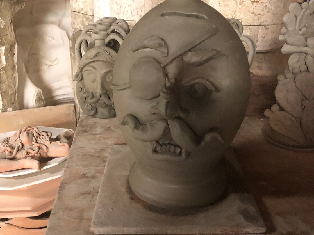 Ceramiche Artistiche Iudici-卡尔塔吉罗内必去景点