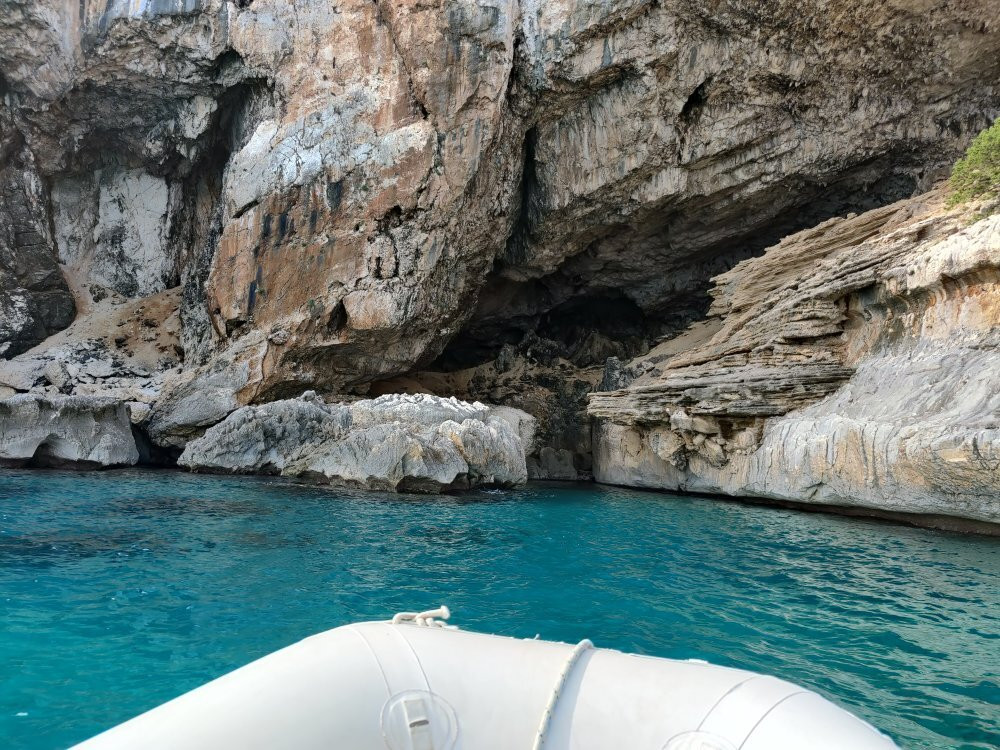 Blu Marine Gulf of Orosei Boat rental & Mini Cruises Box n°7-Cala Gonone必去景点