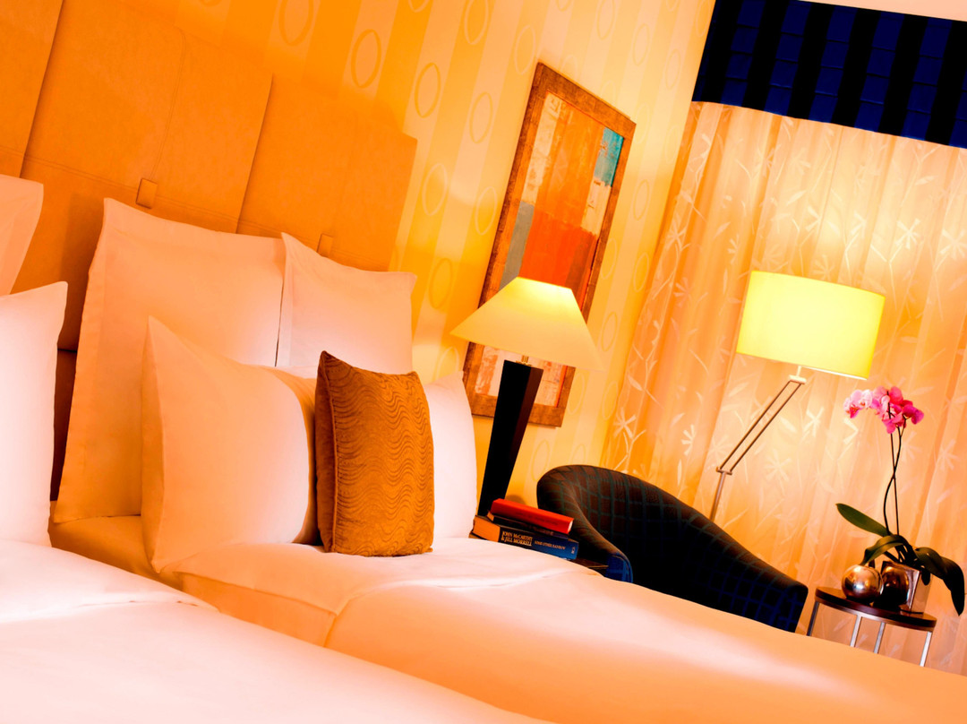 Renaissance Atyrau Hotel主图