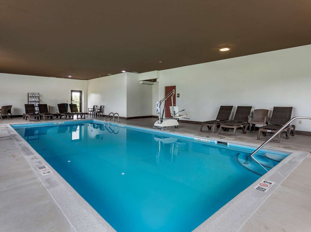 Comfort Inn & Suites主图