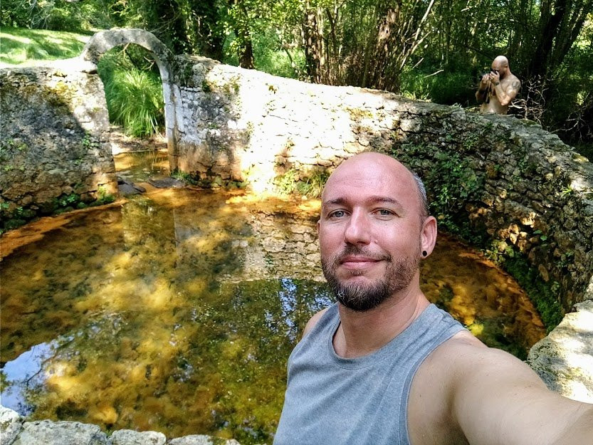 Fontaine de Bernos-Saint-Laurent-Medoc必去景点