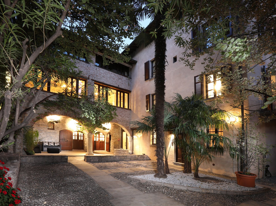 Suites & Atelier Lake Como