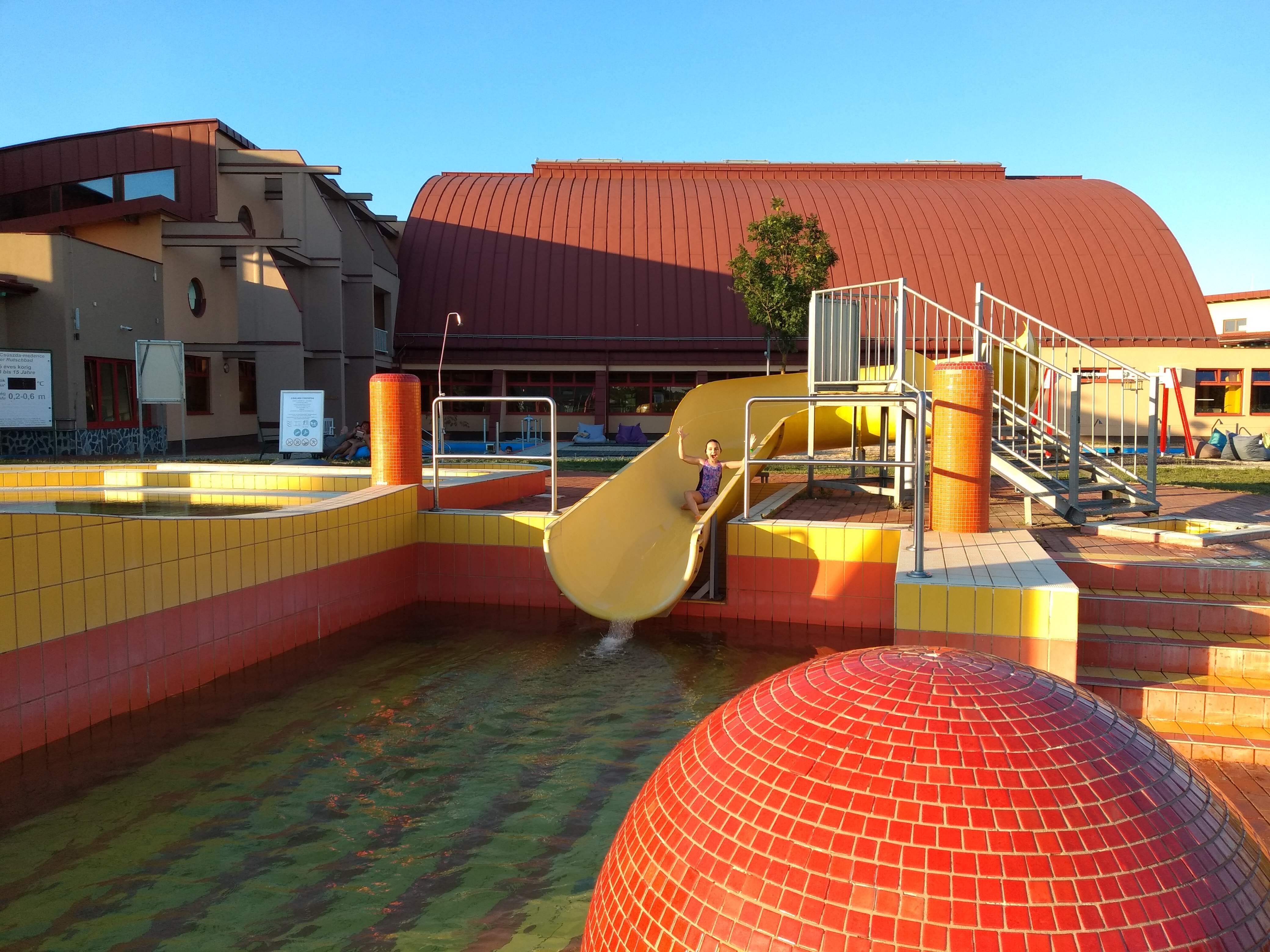 Vulkán Wellness Hotel & Camping-泳池