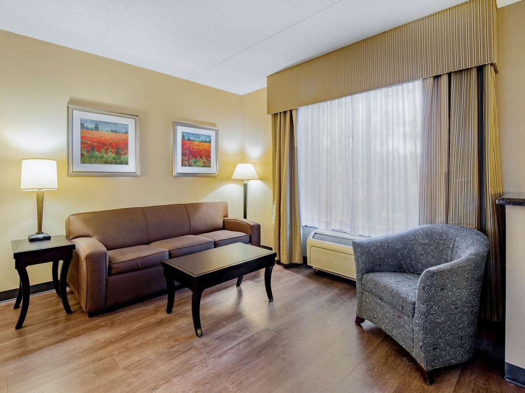 La Quinta Inn & Suites by Wyndham Bel Air/I-95 Exit 77A主图