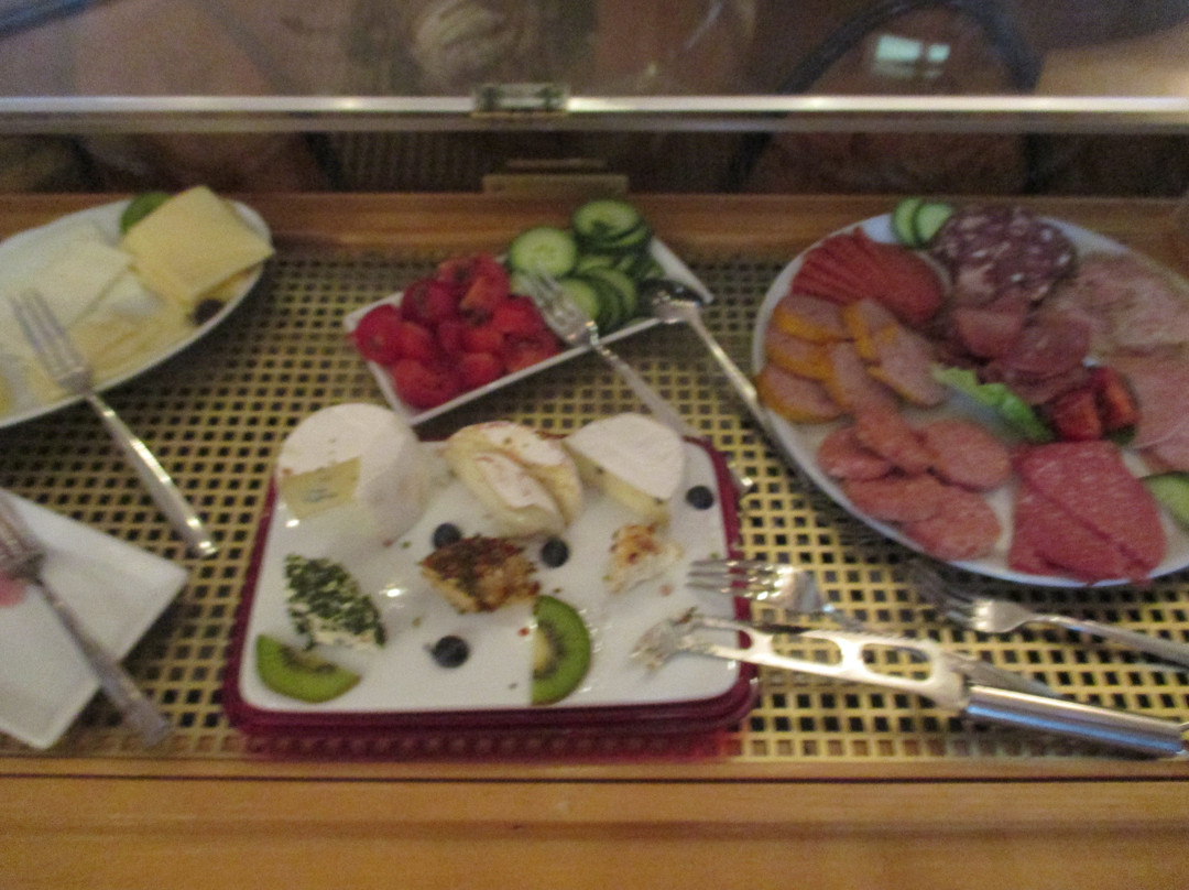 城堡花园酒店主图