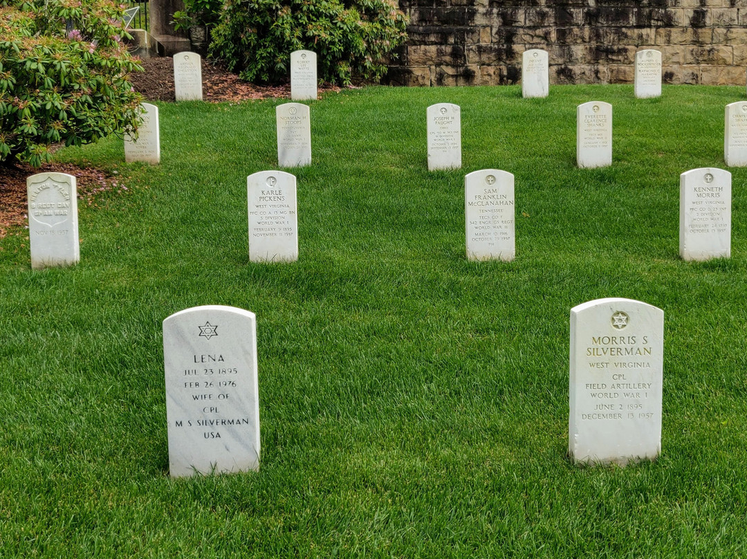 Grafton National Cemetery景点图片
