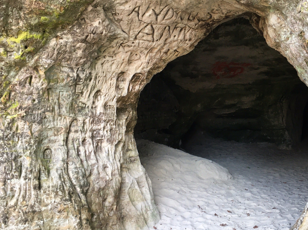 Helme Caves景点图片